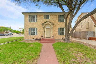 /international/us/1720-2nd-street-corpus-christi-tx-110105706827/