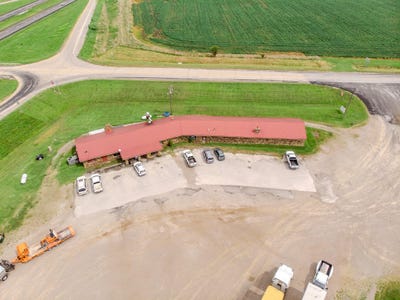 /international/us/18400-highway-b-e-sheldon-mo-110101646752/