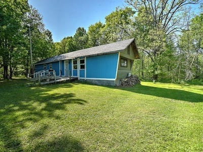 /international/us/7968-county-road-f-danbury-wi-110108391089/