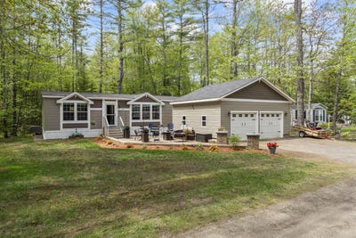 /international/us/2196-sanford-road-wells-me-110108224352/