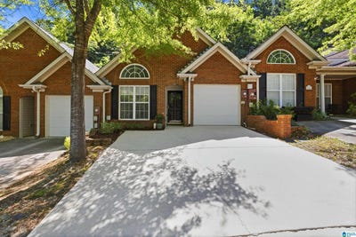 /international/us/104-hayesbury-court-pelham-al-110108610274/