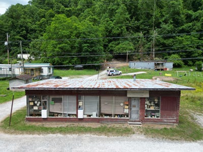 /international/us/18-the-store-lane-viper-ky-110108765464/