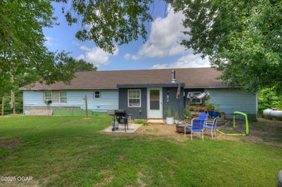 /international/us/203-cambridge-lane-pineville-mo-110101138120/