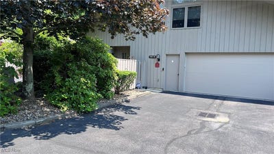 /international/us/250-laurel-circle-unit-13-aurora-oh-110099510106/