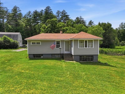 /international/us/78-blackmer-rd-southbridge-ma-110109155372/