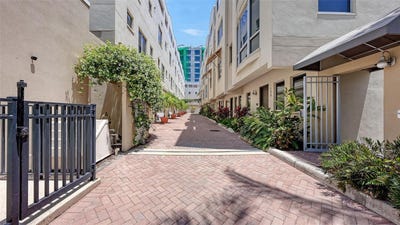 /international/us/235-cocoanut-avenue-sarasota-fl-110107880726/