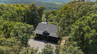 /international/us/900-valley-view-drive-altamont-tn-110120097888/