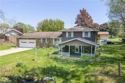 /international/us/1424-oak-street-dover-oh-110107874133/