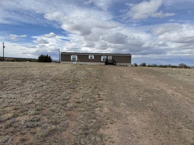 /international/us/11-silver-maple-avenue-moriarty-nm-110107244700/