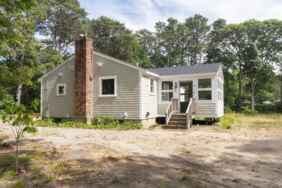/international/us/30-circle-drive-eastham-ma-110098425504/