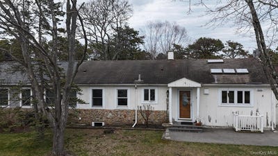 /international/us/757a-mccord-street-westhampton-beach-ny-110106174106/