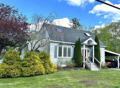 /international/us/68-ridge-ave-pittsfield-ma-110107911446/