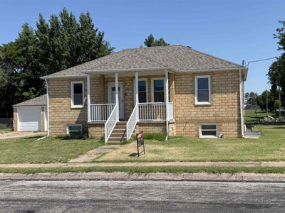 /international/us/801-8th-st-victoria-ks-110109064116/