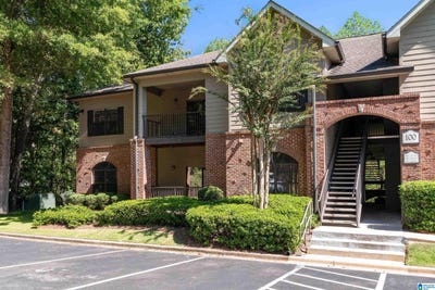 /international/us/120-sterling-oaks-drive-hoover-al-110120037535/