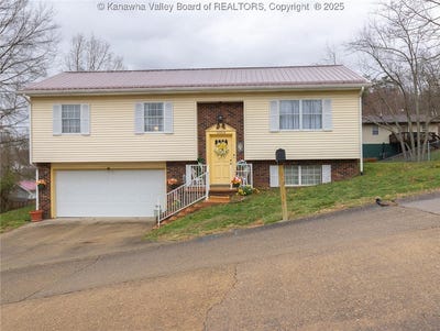 /international/us/5004-black-oak-drive-cross-lanes-wv-110098084409/