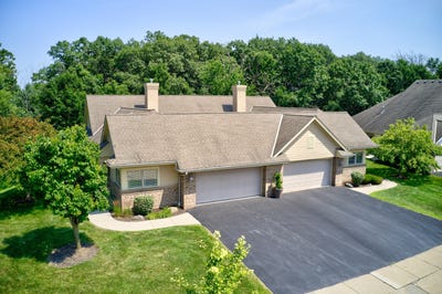 /international/us/8466-s-deerwood-ln-franklin-wi-110101179607/
