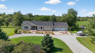 /international/us/1781-hwy-14-knoxville-ia-110101216249/