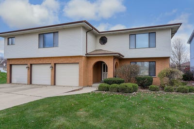/international/us/310-starling-court-bloomingdale-il-110107893086/