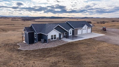 /international/us/12290-195th-st-whitewood-sd-110106528639/