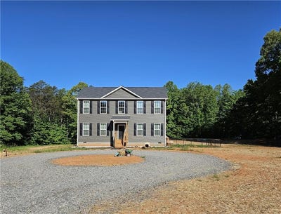 /international/us/1661-king-road-westfield-nc-110104907946/
