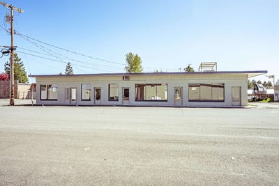 /international/us/130-138-e-willow-street-chester-ca-110107833659/