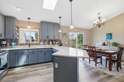 /international/us/961-ivy-hills-road-belle-plaine-mn-110108722370/