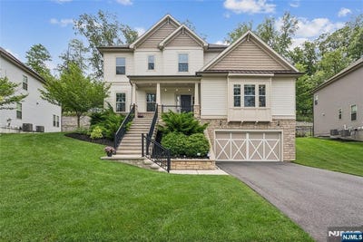 /international/us/12-hilltop-north-caldwell-nj-110100655728/