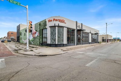 /international/us/701-se-10th-avenue-amarillo-tx-110103240308/