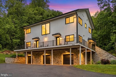 /international/us/13543-hanging-rock-lane-lovettsville-va-110105889025/