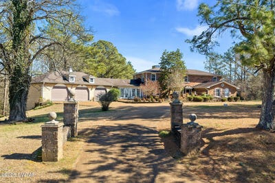 /international/us/260-myracle-town-road-parsons-tn-110106093614/