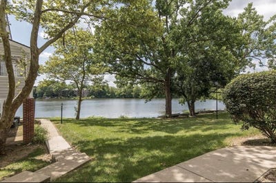 /international/us/2414-lake-park-road-lexington-ky-110108956117/