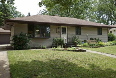 /international/us/2404-winnetka-drive-rockford-il-110108799687/