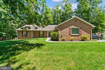 /international/us/2597-braddock-road-mount-airy-md-110109714718/