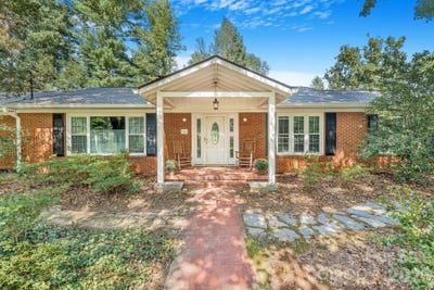 /international/us/1-pheasant-ridge-drive-asheville-nc-110119964814/