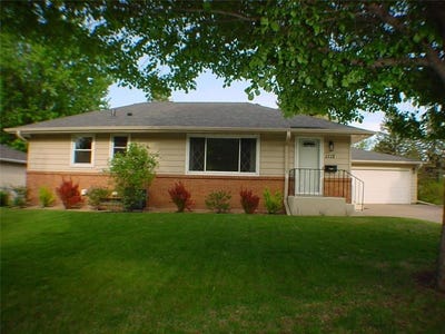/international/us/1112-queens-lane-anoka-mn-110108301058/