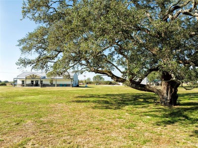 /international/us/1100-calhoun-rd-eagle-lake-tx-110104124040/