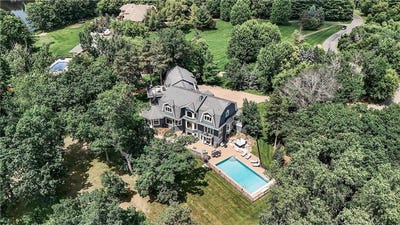 /international/us/9-hillary-farm-lane-gem-lake-mn-110107204413/