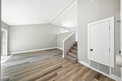 /international/us/21019-gresham-street-canoga-park-ca-110101235763/