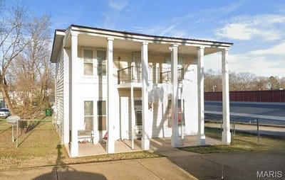 /international/us/305-e-main-street-willow-springs-mo-110097536872/