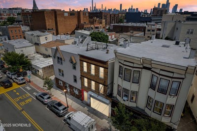 /international/us/3136-summit-avenue-union-city-nj-110100843742/