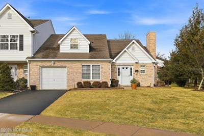 /international/us/3-lone-oak-way-eatontown-nj-110104872217/