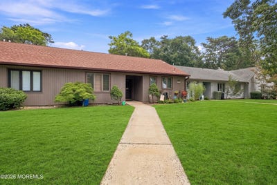 /international/us/203-clipper-court-toms-river-nj-110109600441/