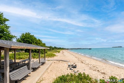 /international/us/105-e-broadway-milford-ct-110106616117/
