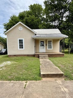 /international/us/602-atlanta-ave-n-sheffield-al-110107875601/