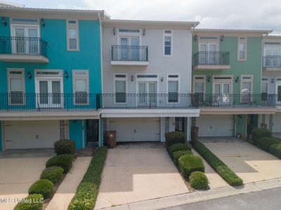 /international/us/25-oak-alley-lane-long-beach-ms-110100564866/