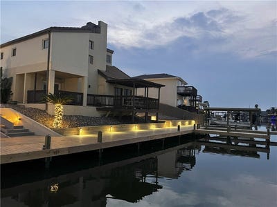 /international/us/14142-e-cabana-street-corpus-christi-tx-110107583291/