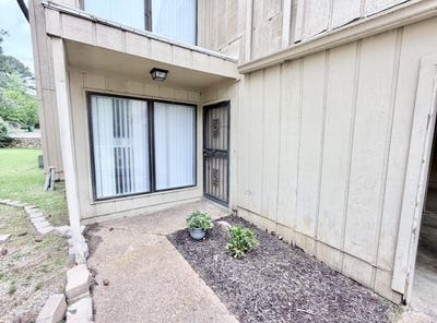 /international/us/8406-rockcreek-pky-memphis-tn-110107722695/