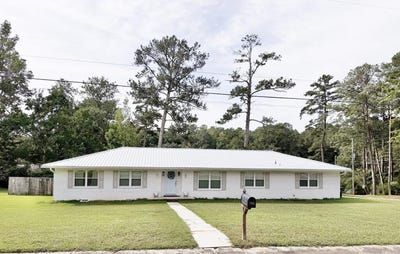 /international/us/296-woodland-hills-dr-ozark-al-110120562799/