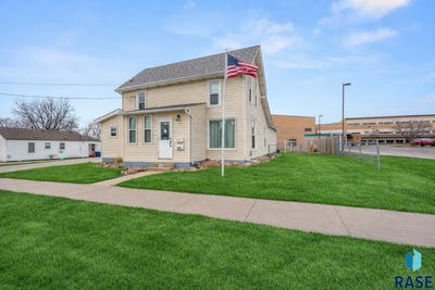 /international/us/1600-w-9th-st-sioux-falls-sd-110107376114/