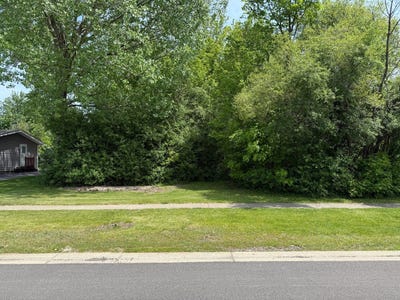/international/us/greenview-avenue-lot-kleeman-s-resub-lot8-park-city-il-110108346493/
